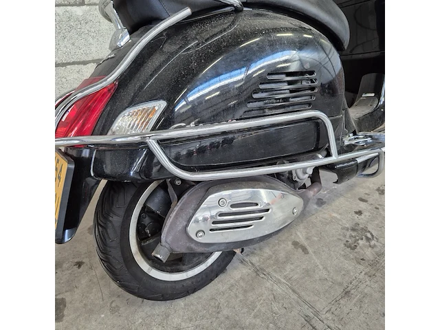 Motorscooter vespa piaggio, gts 300 i.e., bouwjaar 2013 - afbeelding 18 van  23