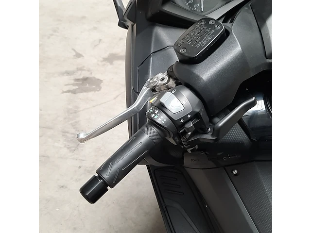 Motorscooter, yamaha, scooter 530 tmax abs, 2015 - afbeelding 11 van  25