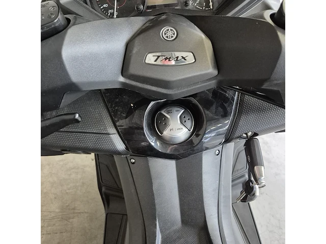 Motorscooter yamaha, scooter 530 tmax abs, bouwjaar 2015 - afbeelding 9 van  30