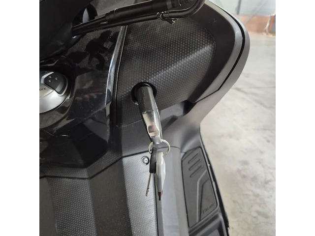 Motorscooter yamaha, scooter 530 tmax abs, bouwjaar 2015 - afbeelding 14 van  30