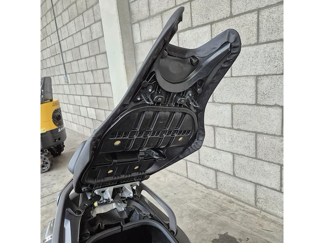 Motorscooter yamaha, scooter 530 tmax abs, bouwjaar 2015 - afbeelding 16 van  30