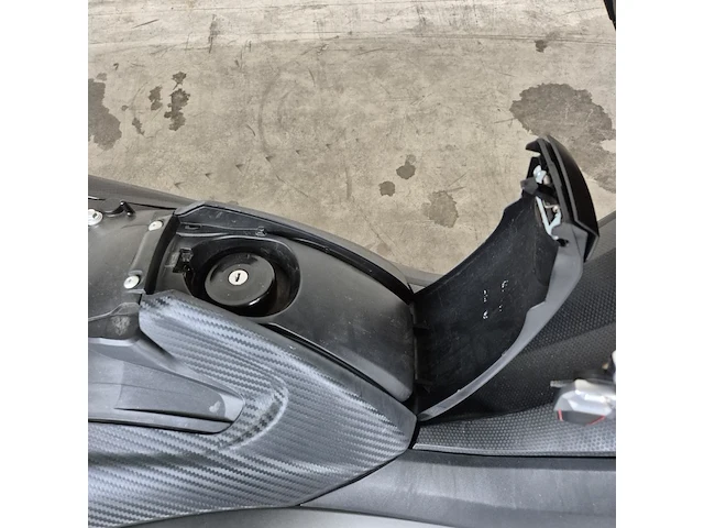 Motorscooter yamaha, scooter 530 tmax abs, bouwjaar 2015 - afbeelding 17 van  30