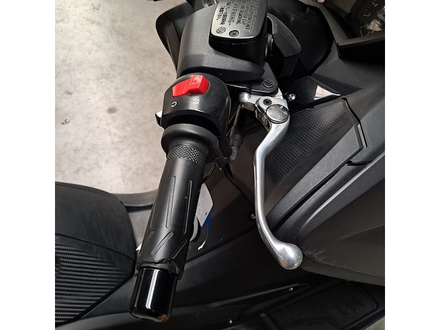 Motorscooter, yamaha, xp 500, 2015 - afbeelding 8 van  48