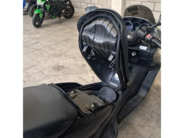 Motorscooter, yamaha, yp400 majesty, 2006 - afbeelding 10 van  31