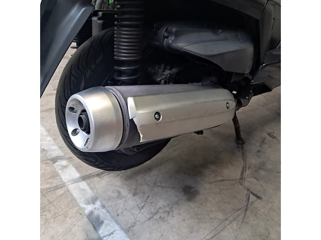 Motorscooter, yamaha, yp400 majesty, 2006 - afbeelding 17 van  31