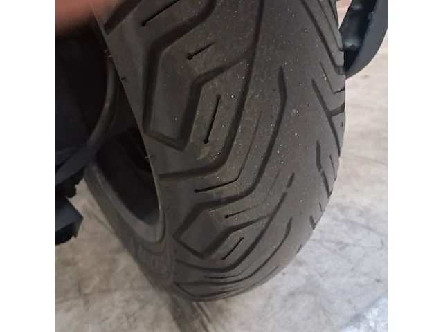 Motorscooter, yamaha, yp400 majesty, 2006 - afbeelding 25 van  31