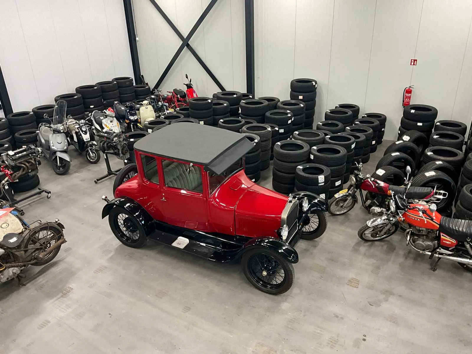 Motorvoertuigen, autobanden & kantoormeubilair