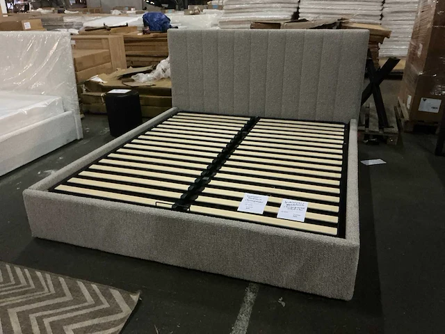 Mountain bedframe - afbeelding 1 van  4