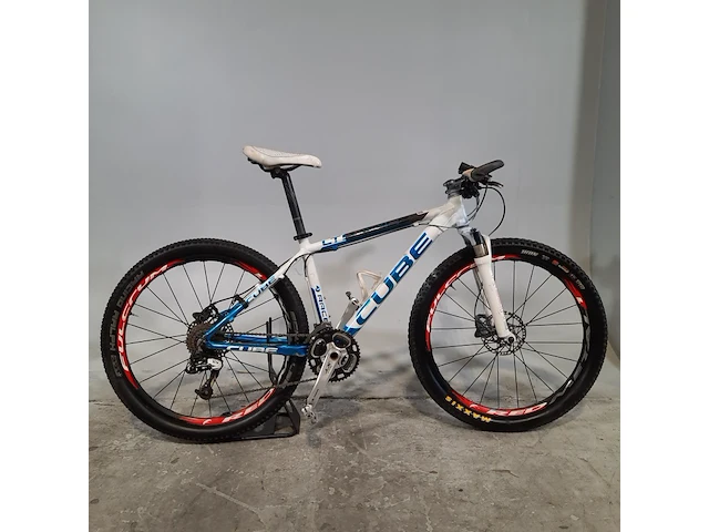 Mountainbike, cube, ltd race - afbeelding 1 van  16
