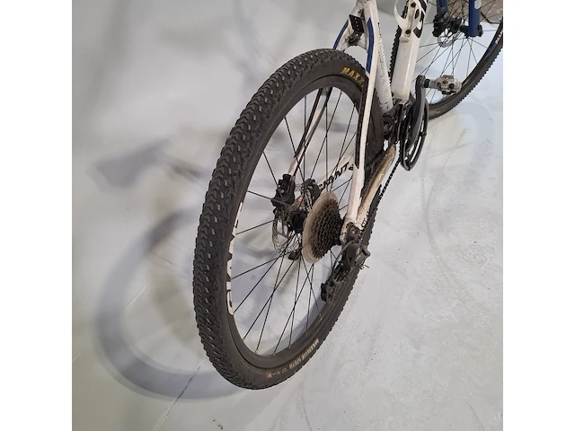 Mountainbike giant - afbeelding 16 van  19