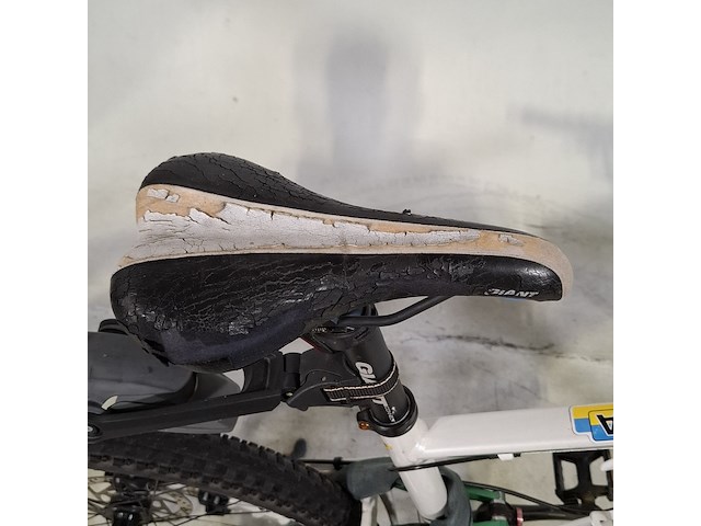 Mountainbike, giant - afbeelding 15 van  17