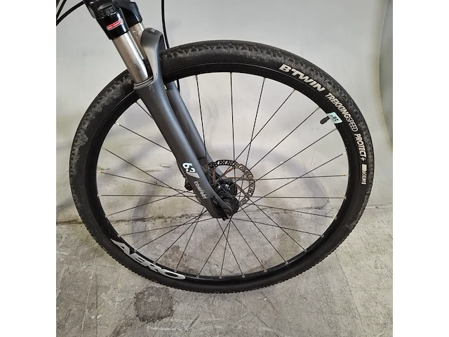 Mountainbike, river, 900 woman l - afbeelding 2 van  19