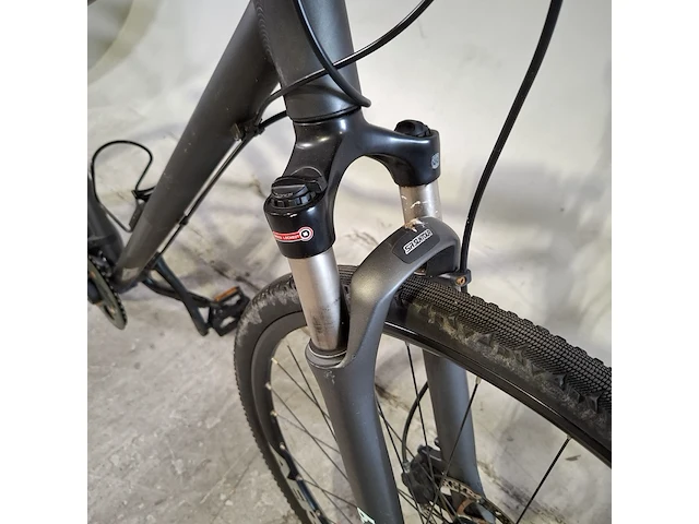 Mountainbike, river, 900 woman l - afbeelding 3 van  19