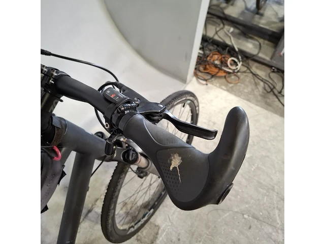 Mountainbike, river, 900 woman l - afbeelding 7 van  19