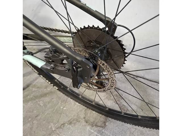 Mountainbike, river, 900 woman l - afbeelding 11 van  19