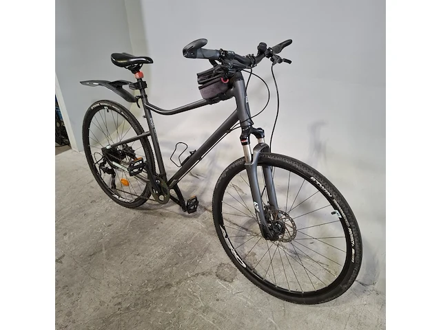 Mountainbike, river, 900 woman l - afbeelding 13 van  19