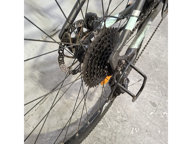 Mountainbike, river, 900 woman l - afbeelding 16 van  19