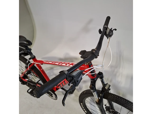 Mountainbike, storm, shark - afbeelding 12 van  20
