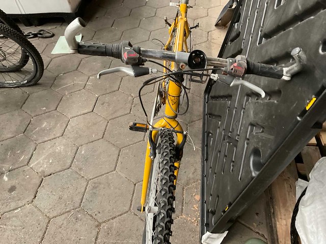 Mountainbike - afbeelding 4 van  4