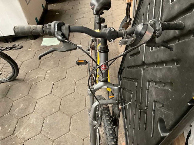 Mountainbike - afbeelding 4 van  4