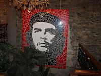 Mozaïek che guevara met afmeting 165 x 210 cm. let op: zwaar object, dient door uzelf gedemonteerd te worden.