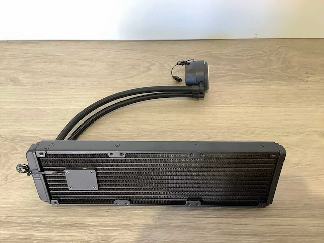 Msi - coreliquid - 360r - afbeelding 1 van  4