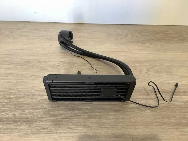 Msi - mag coreliquid - 240r - computeronderdeel - afbeelding 1 van  4