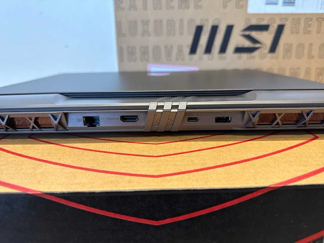 Msi vector gp78 hx 13vg-054 gaming laptop - afbeelding 3 van  14