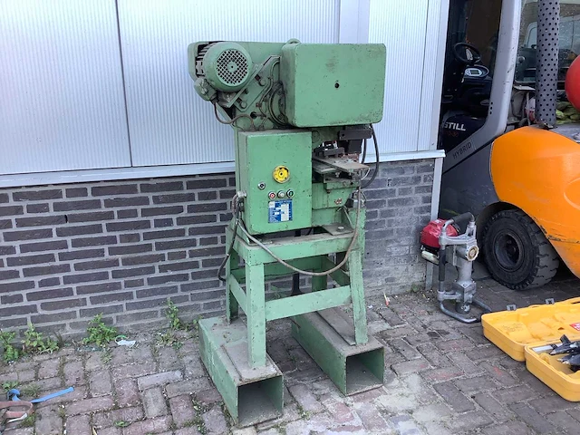Mubea kl350 ponsmachine - afbeelding 2 van  3
