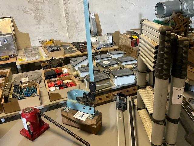 Mubea knipmachine - afbeelding 1 van  4