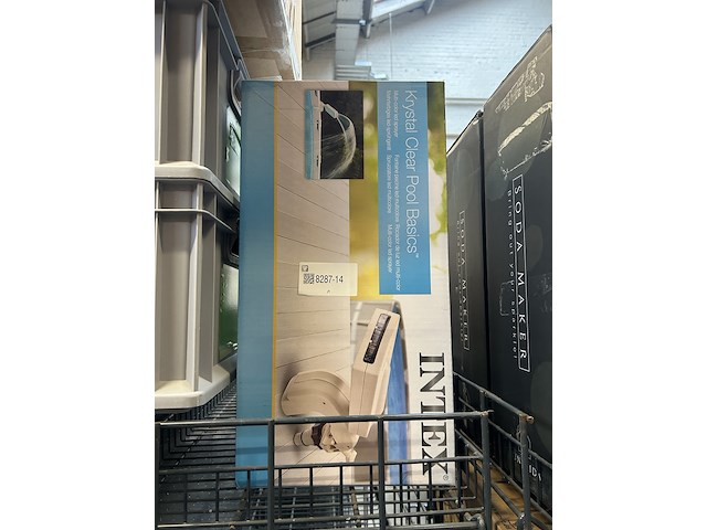 Multi-color led sprayer intex, krystal clear pool basics - afbeelding 1 van  3