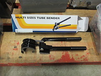 Multi sizes tube bender (pijpenbuiger) - afbeelding 1 van  3