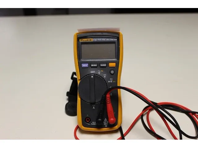 Multimeter fluke, type 115 true rms. - afbeelding 1 van  5
