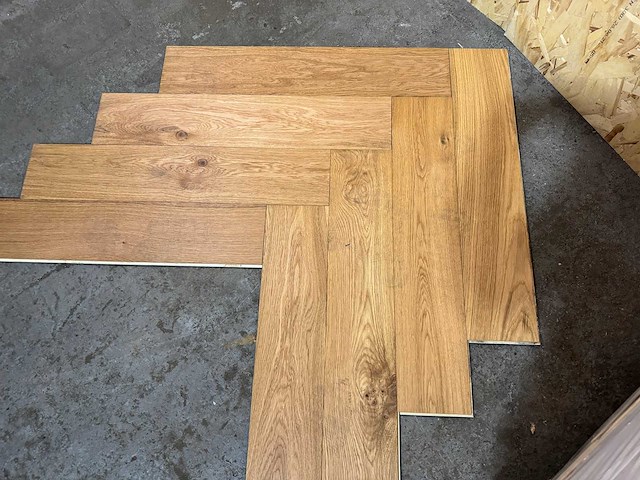 Multiplank eiken visgraat 14+3mm naturel olie 150*750mm (43,2m2) - afbeelding 3 van  6