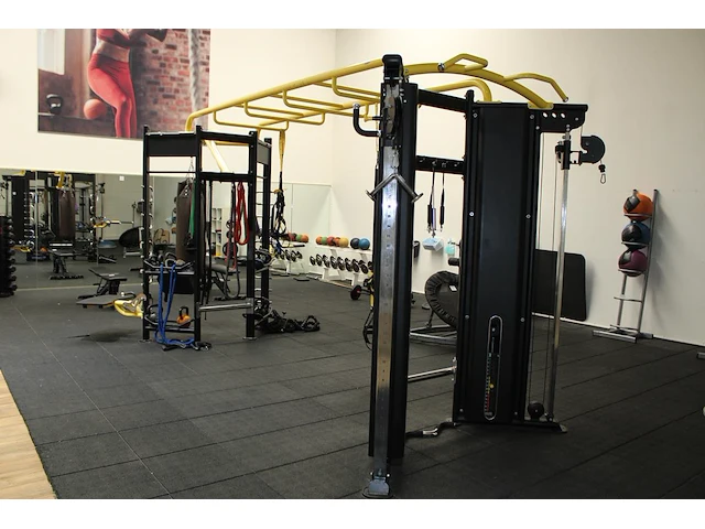 Multistation impuls met diverse accessoires w.o. bokszak, dumbbells en touw - afbeelding 2 van  5