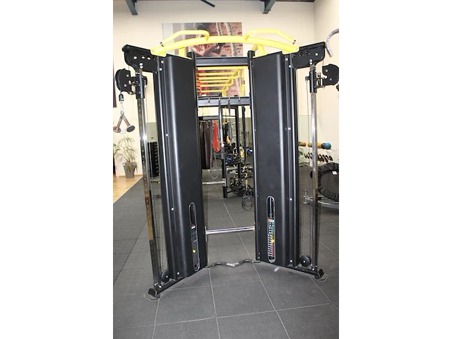 Multistation impuls met diverse accessoires w.o. bokszak, dumbbells en touw - afbeelding 3 van  5