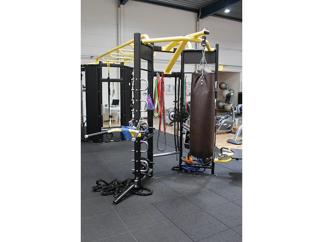 Multistation impuls met diverse accessoires w.o. bokszak, dumbbells en touw - afbeelding 5 van  5