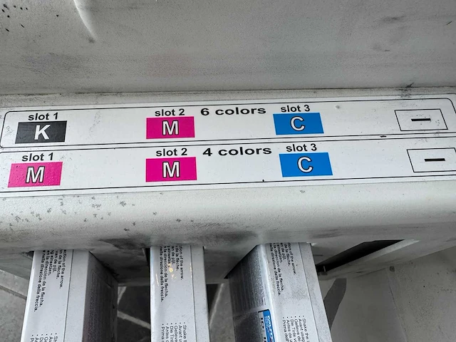 Mutoh valuejet vj-426uf flatbed uv-led printer - afbeelding 2 van  11