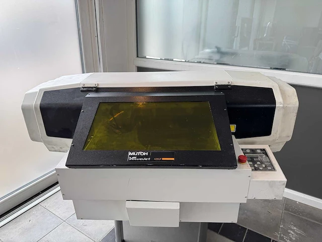 Mutoh valuejet vj-426uf flatbed uv-led printer - afbeelding 1 van  11