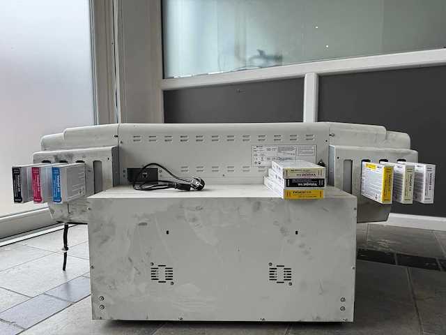 Mutoh valuejet vj-426uf flatbed uv-led printer - afbeelding 5 van  11