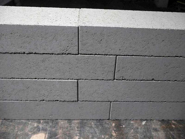 Muurblokken (ca.80 stuks) - afbeelding 2 van  2