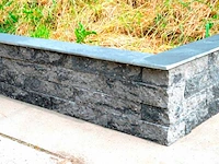 Muurblokken grijs/zwart inclusief afdektegels) 6x10x30cm 600 stuks - afbeelding 1 van  3
