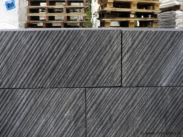 Muurblokken van beton - kleur zwart - 15x15x60cm - 42 stuks - afbeelding 1 van  2