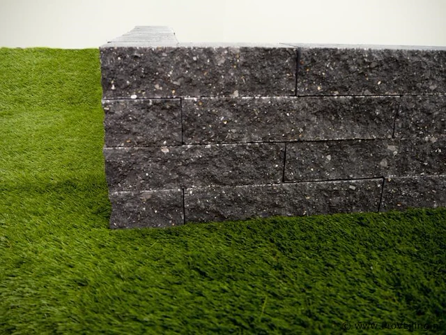 Muurblokken van beton - kleur zwart - 6x10x30cm - 450 stuks - afbeelding 2 van  3