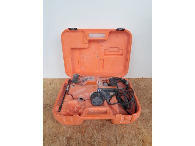 Muursleuvenfrees - 230v spit, f40, bouwjaar 2011 - afbeelding 4 van  5