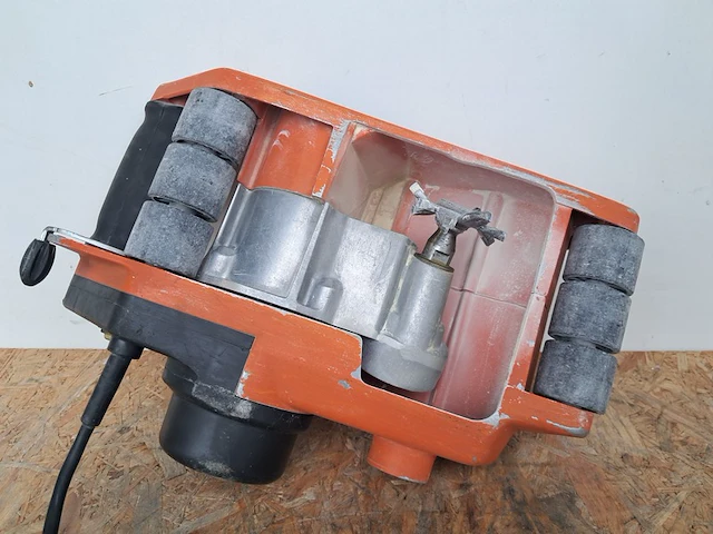 Muursleuvenfreesmachine 230v spit, f40, bouwjaar 2014 - afbeelding 2 van  6
