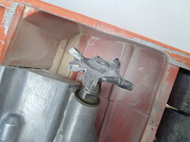 Muursleuvenfreesmachine 230v spit, f40, bouwjaar 2014 - afbeelding 3 van  6