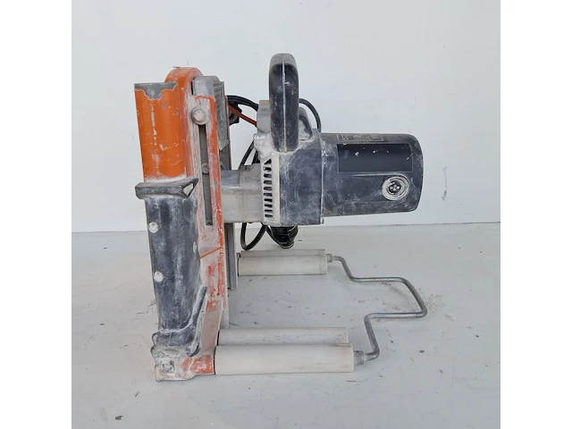 Muurzaag - 300mm - 230v carat, w3011, bouwjaar 2016 - afbeelding 2 van  7