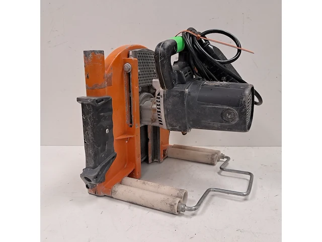 Muurzaagmachine 300mm 230v carat, w3011, bouwjaar 2012 - afbeelding 1 van  6