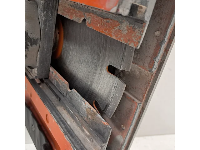 Muurzaagmachine 300mm 230v carat, w3011, bouwjaar 2012 - afbeelding 5 van  6